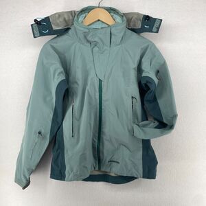 Patagonia Women's Jacket in Light and Dark Green